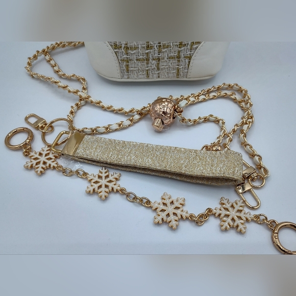 CHANEL Winter Tweed Make-up Bucket Bag Crossbody Gold Chain Snowflake GWP NIB - Picture 9 of 11